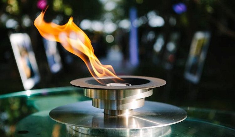 tsx pix 2020-719 la84 oly flame 750