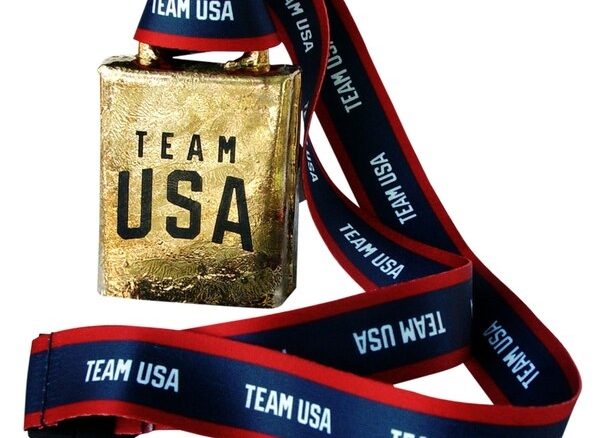 tsx pix 2019-428 usoc cheeting cowbell 600