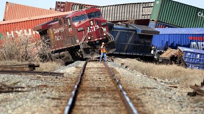 tsx pix 102617 train wreck 785x500